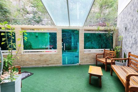 Casa de condomínio à venda com 400m², 7 quartos e 2 vagasVaranda 