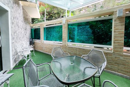 Casa de condomínio à venda com 400m², 7 quartos e 2 vagasVaranda 