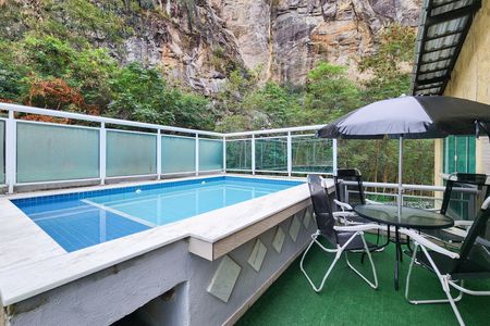 Casa de condomínio à venda com 400m², 7 quartos e 2 vagasÁrea 