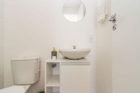 Studio para alugar com 28m², 1 quarto e sem vaga Studio para alugar com 28m², 1 quarto e sem vagaBanheiro