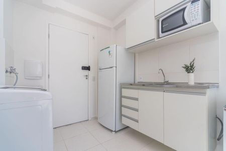 Cozinha de kitnet/studio para alugar com 1 quarto, 28m² em Vila Tolstoi, São Paulo