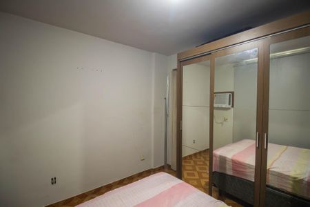 Quarto 1 de apartamento para alugar com 1 quarto, 44m² em Porto Velho, São Gonçalo