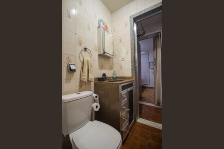 Banheiro de apartamento para alugar com 1 quarto, 44m² em Porto Velho, São Gonçalo