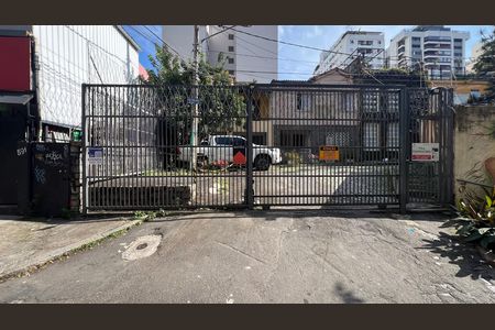 Fachada de casa à venda com 3 quartos, 116m² em Pinheiros, São Paulo