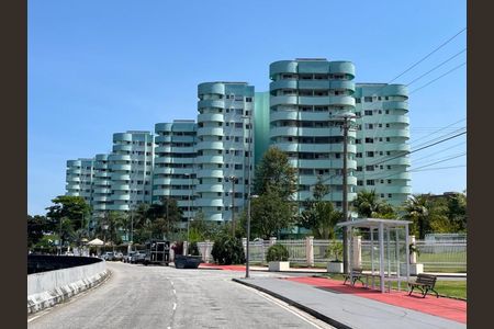 Apartamento à venda com 77m², 2 quartos e 1 vaga Apartamento à venda com 77m², 2 quartos e 1 vagaFachada