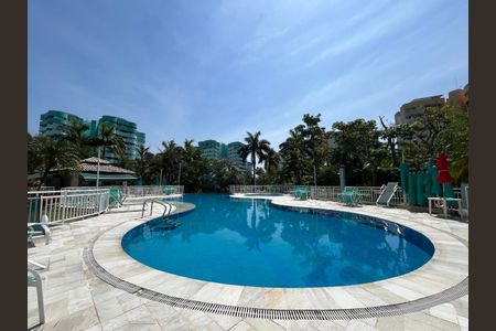 Apartamento à venda com 77m², 2 quartos e 1 vaga Apartamento à venda com 77m², 2 quartos e 1 vagaÁrea comum - Piscina