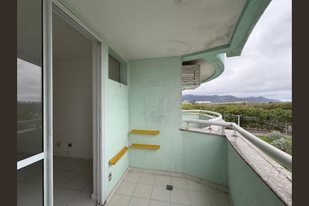 Apartamento à venda com 77m², 2 quartos e 1 vaga Apartamento à venda com 77m², 2 quartos e 1 vagaSala - Varanda