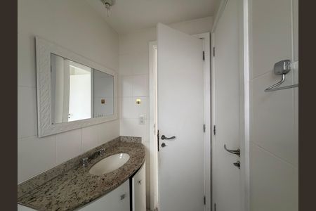 Apartamento à venda com 77m², 2 quartos e 1 vaga Apartamento à venda com 77m², 2 quartos e 1 vagaBanheiro da suíte 1