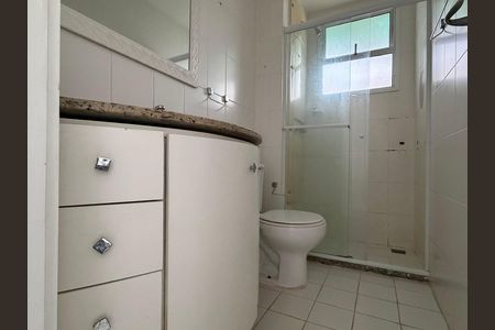 Apartamento à venda com 77m², 2 quartos e 1 vaga Apartamento à venda com 77m², 2 quartos e 1 vagaBanheiro da suíte 2