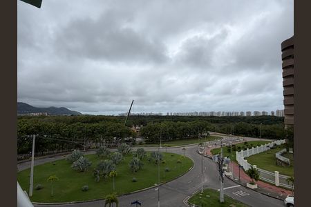 Apartamento à venda com 77m², 2 quartos e 1 vaga Apartamento à venda com 77m², 2 quartos e 1 vagaSala - Varanda