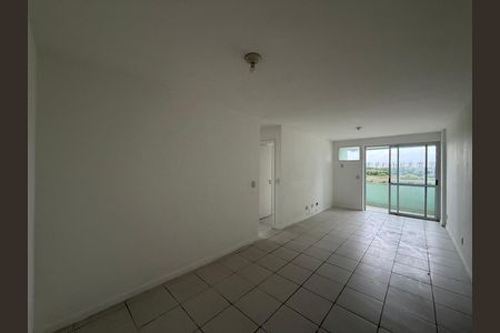 Apartamento à venda com 77m², 2 quartos e 1 vaga Apartamento à venda com 77m², 2 quartos e 1 vagaSala