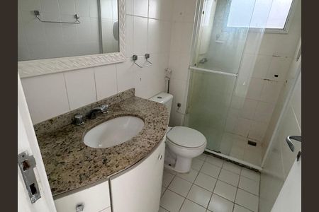 Apartamento à venda com 77m², 2 quartos e 1 vaga Apartamento à venda com 77m², 2 quartos e 1 vagaBanheiro da suíte 2