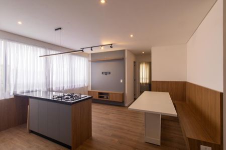 Sala/Cozinha de apartamento para alugar com 2 quartos, 56m² em Bacacheri, Curitiba