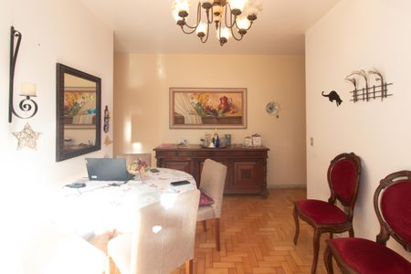 Sala de apartamento à venda com 2 quartos, 61m² em Santana, Porto Alegre