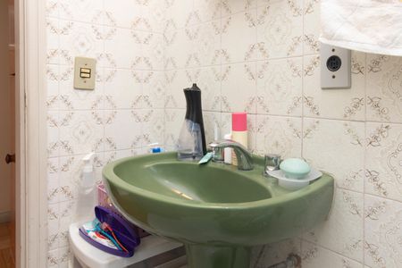 Apartamento à venda com 61m², 2 quartos e sem vaga Apartamento à venda com 61m², 2 quartos e sem vagaBanheiro