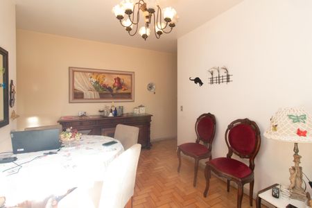 Sala de apartamento à venda com 2 quartos, 61m² em Santana, Porto Alegre