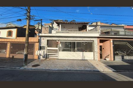 Casa à venda com 150m², 3 quartos e 3 vagasFachada