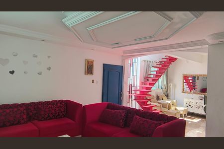 Casa à venda com 150m², 3 quartos e 3 vagasSala