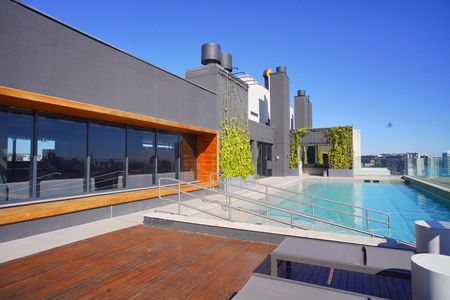 Studio para alugar com 29m², 1 quarto e sem vaga Studio para alugar com 29m², 1 quarto e sem vagaÁrea comum - Piscina
