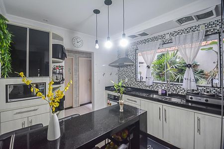 Casa à venda com 131m², 3 quartos e 2 vagasCozinha
