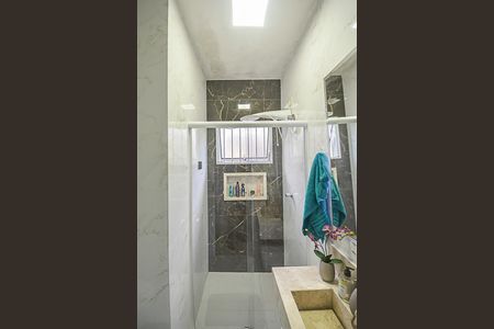 Casa à venda com 131m², 3 quartos e 2 vagasBanheiro