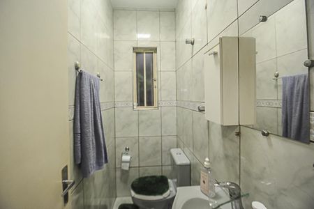 Casa à venda com 131m², 3 quartos e 2 vagasBanheiro de serviço