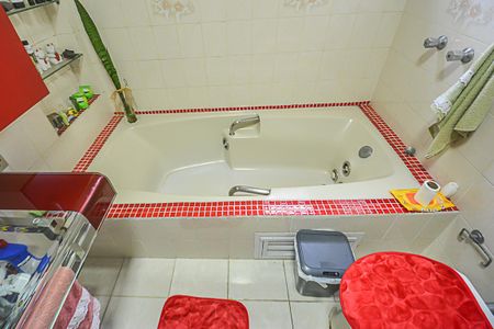 Casa à venda com 131m², 3 quartos e 2 vagasBanheiro da Suíte