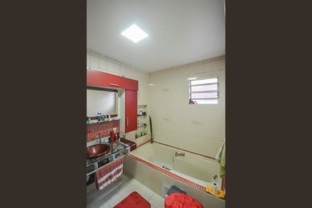 Casa à venda com 131m², 3 quartos e 2 vagasBanheiro da Suíte