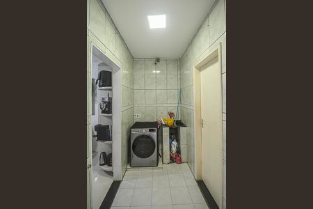 Casa à venda com 131m², 3 quartos e 2 vagasÁrea de Serviço