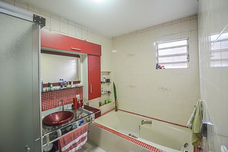 Casa à venda com 131m², 3 quartos e 2 vagasBanheiro da Suíte