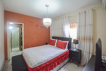 Casa à venda com 131m², 3 quartos e 2 vagasQuarto Suíte