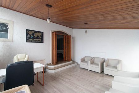Casa para alugar com 800m², 3 quartos e 4 vagas Casa para alugar com 800m², 3 quartos e 4 vagasVaranda da Suíte 3