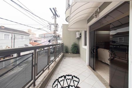 Casa para alugar com 800m², 3 quartos e 4 vagas Casa para alugar com 800m², 3 quartos e 4 vagasVaranda
