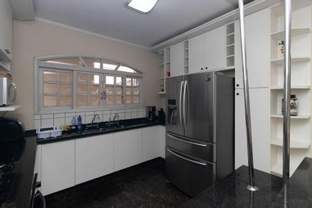 Casa para alugar com 800m², 3 quartos e 4 vagas Casa para alugar com 800m², 3 quartos e 4 vagasCopa e Cozinha
