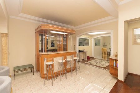 Casa para alugar com 800m², 3 quartos e 4 vagas Casa para alugar com 800m², 3 quartos e 4 vagasSala