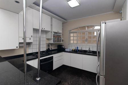 Casa para alugar com 800m², 3 quartos e 4 vagas Casa para alugar com 800m², 3 quartos e 4 vagasCopa e Cozinha