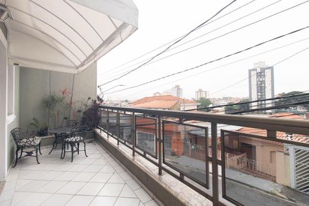 Casa para alugar com 800m², 3 quartos e 4 vagas Casa para alugar com 800m², 3 quartos e 4 vagasVaranda