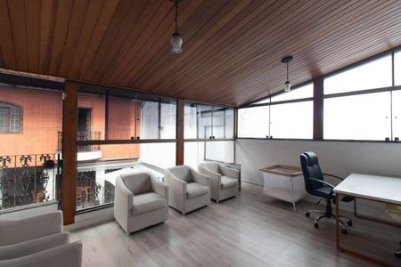 Casa para alugar com 800m², 3 quartos e 4 vagas Casa para alugar com 800m², 3 quartos e 4 vagasVaranda da Suíte 3
