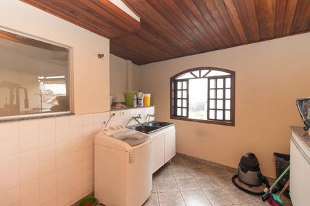 Casa para alugar com 800m², 3 quartos e 4 vagas Casa para alugar com 800m², 3 quartos e 4 vagasÁrea de Serviço