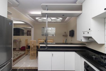 Casa para alugar com 800m², 3 quartos e 4 vagas Casa para alugar com 800m², 3 quartos e 4 vagasCopa e Cozinha