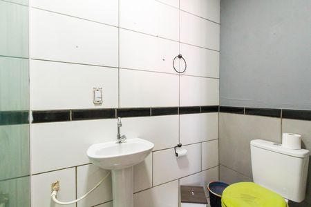 Casa à venda com 185m², 4 quartos e 1 vaga Casa à venda com 185m², 4 quartos e 1 vagaBanheiro da Suíte