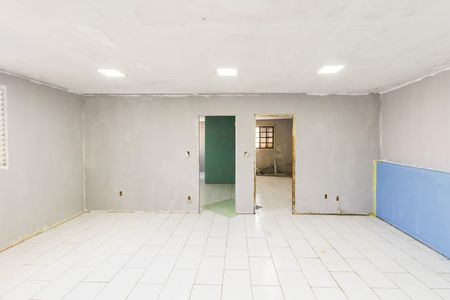 Sala de casa à venda com 4 quartos, 185m² em Harmonia, Canoas