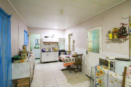 Casa à venda com 185m², 4 quartos e 1 vaga Casa à venda com 185m², 4 quartos e 1 vagaCozinha e Área de Serviço