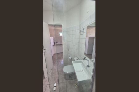 Banheiro de apartamento para alugar com 1 quarto, 45m² em Itapuã, Salvador