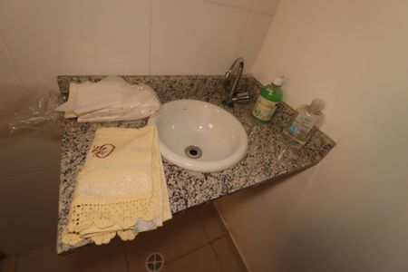 Apartamento para alugar com 49m², 2 quartos e 1 vagaBanheiro da Suíte - Pia