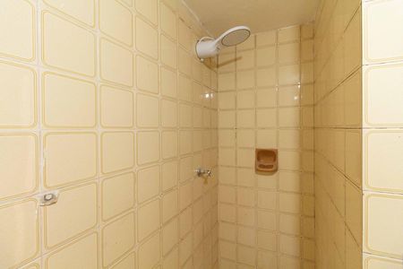 Banheiro de kitnet/studio para alugar com 0 quarto, 68m² em Liberdade, São Paulo