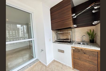 Apartamento para alugar com 146m², 3 quartos e 2 vagas Apartamento para alugar com 146m², 3 quartos e 2 vagasVaranda