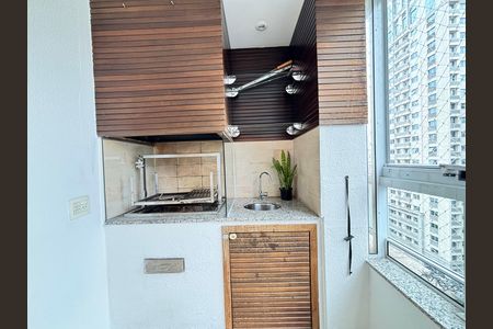 Apartamento para alugar com 146m², 3 quartos e 2 vagas Apartamento para alugar com 146m², 3 quartos e 2 vagasVaranda