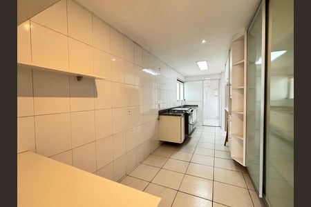 Apartamento para alugar com 146m², 3 quartos e 2 vagas Apartamento para alugar com 146m², 3 quartos e 2 vagasCozinha