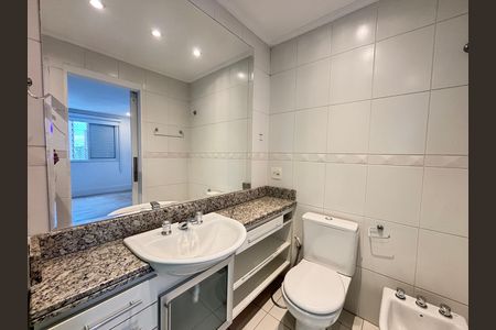 Apartamento para alugar com 146m², 3 quartos e 2 vagas Apartamento para alugar com 146m², 3 quartos e 2 vagasBanheiro da Suíte 1